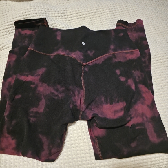 CRZ YOGA Pants - CRZ YOGA Butterlift Workout Leggings 25" In Burgundy Tie Dye- Size M(Tag Cutoff)
